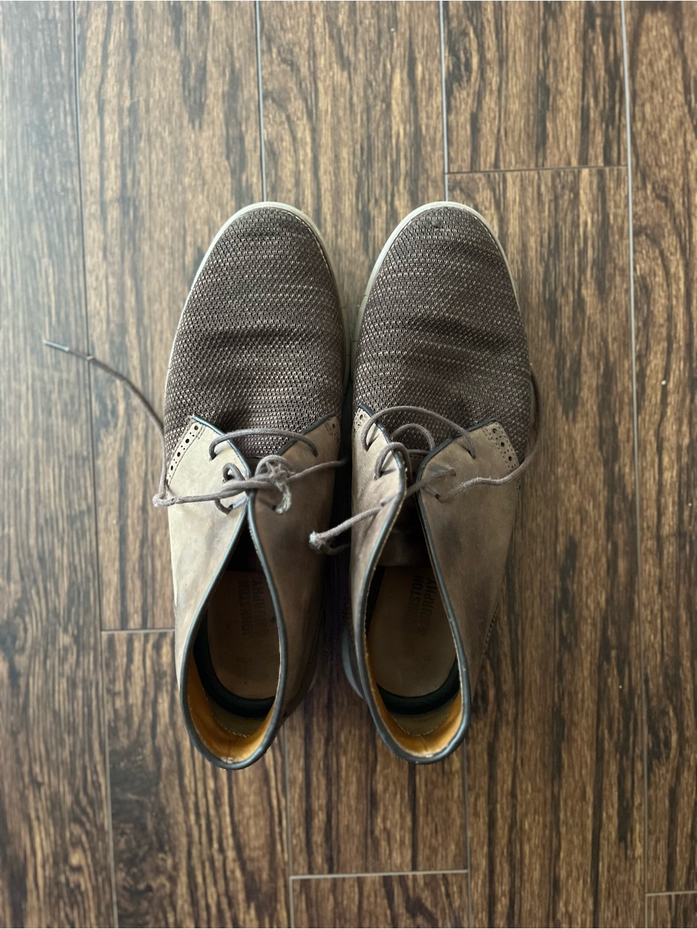 Johnston & Murphy XC4 Prentiss Chukkas Size 9.5M Men dress shoes